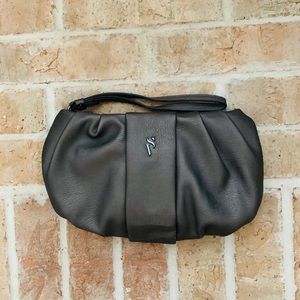 AUTH. Vera Wang| Clutch•Wristlet Purse | Metallic